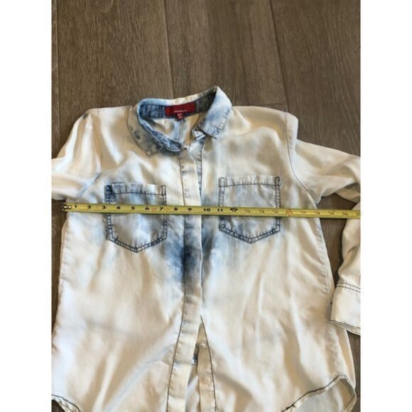 RED SAKS Fifth Avenue women's denim buttons down shirt size XS - Picture 6 of 9